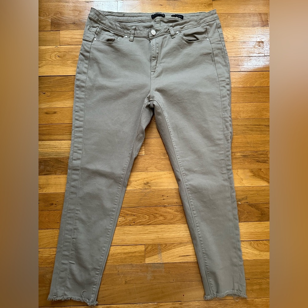 La La Anthony Jeans Plus 18 Womens Mid Rise Skinny Olive Green Rough Edge EUC